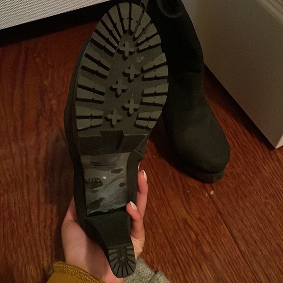 Like new worn once All saints suede and shearling lined gosset boot - Picture 5 of 5